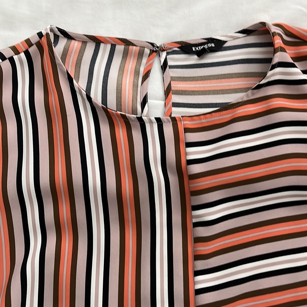 Express Striped Blouse - Picture 3 of 5